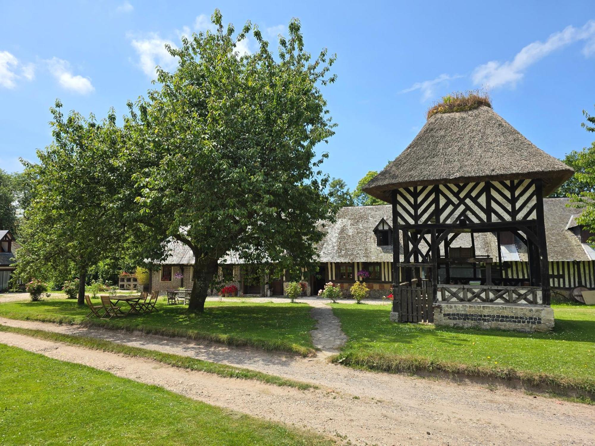 La Ferme Chevalier Hotel เอคโมวิลล์ ภายนอก รูปภาพ
